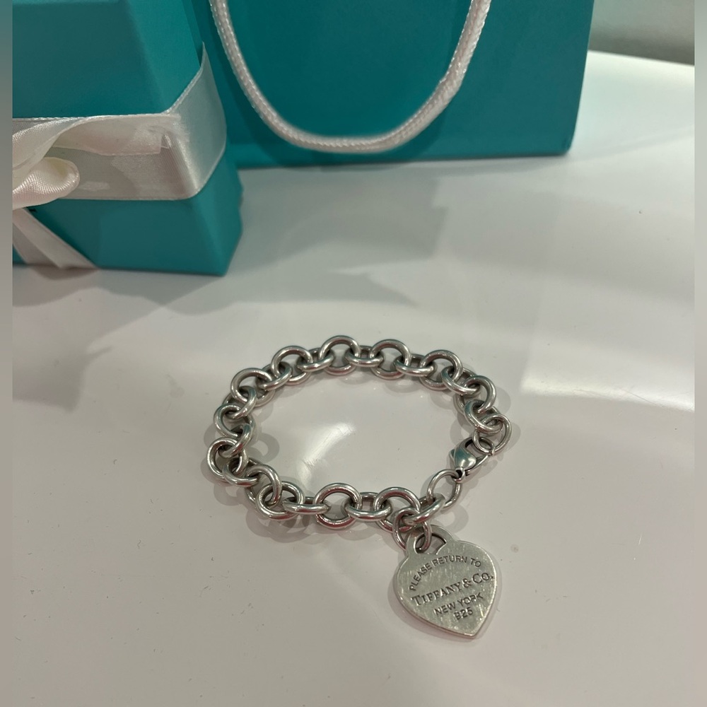 Tiffany & Co return to Tiffany sterling silver heart tag charm bracelet
